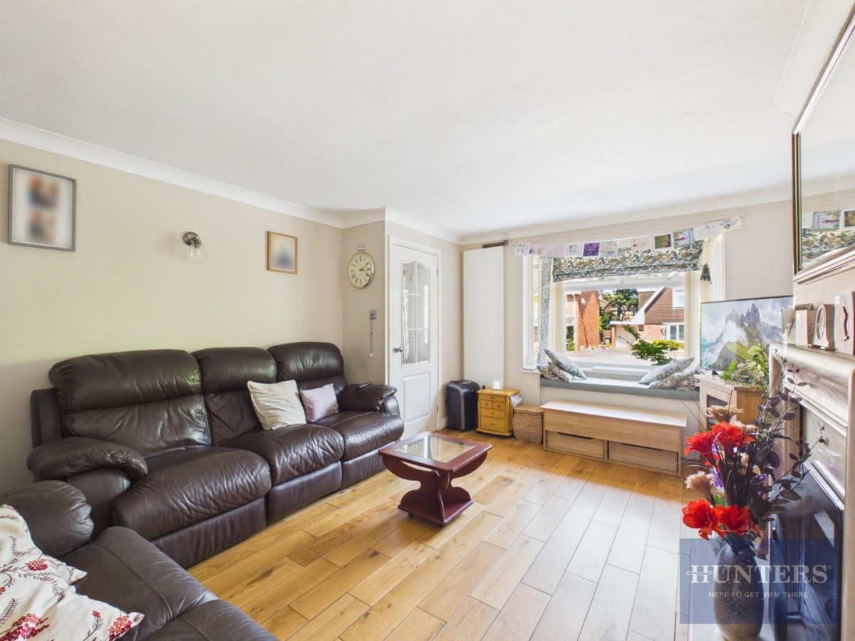 Castlemaine Drive, Cheltenham