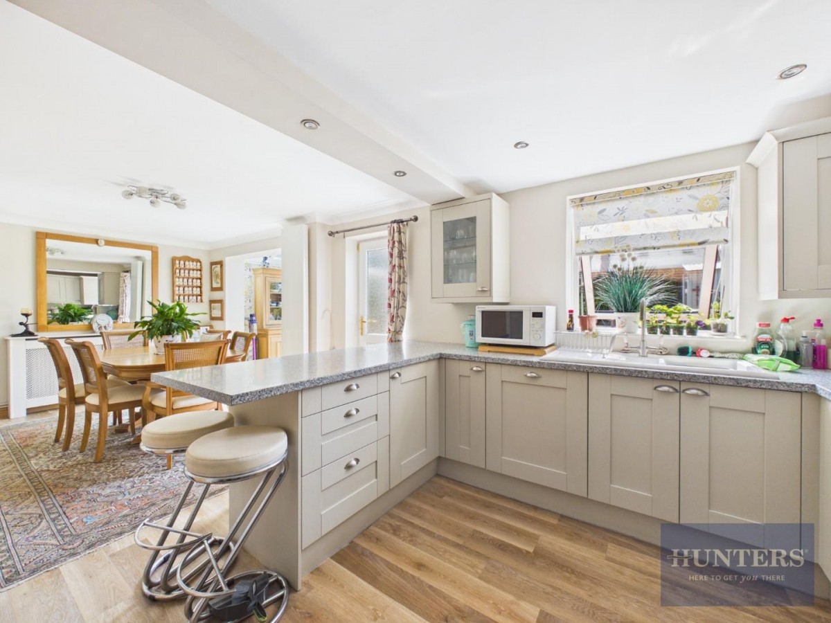Castlemaine Drive, Cheltenham