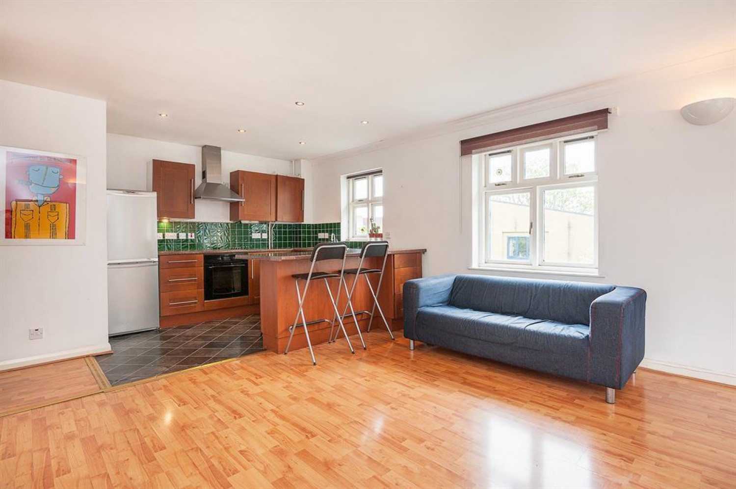 2 bedroom Flat to let in Matthias Road, London, N16