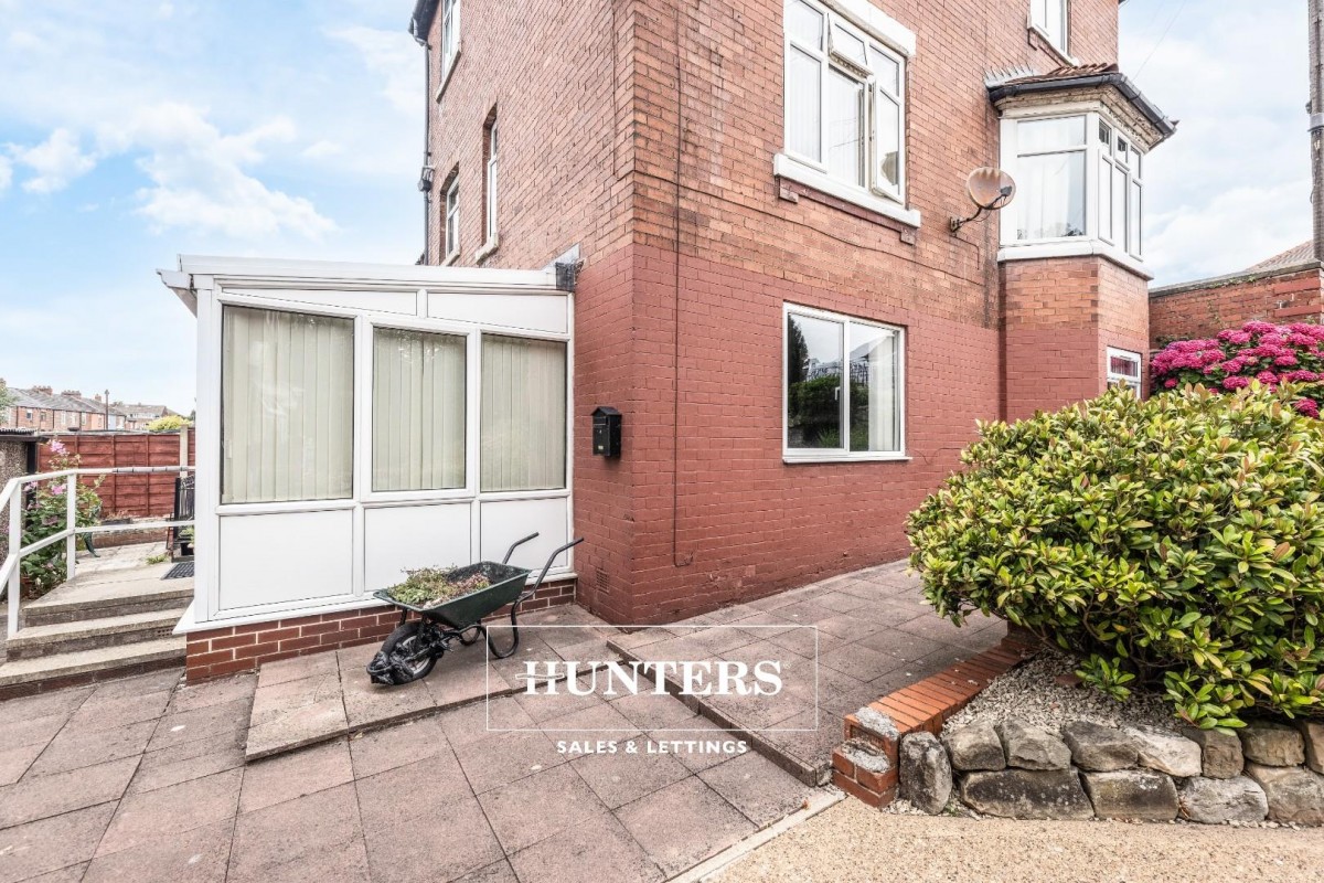 Holywell Grove, Castleford