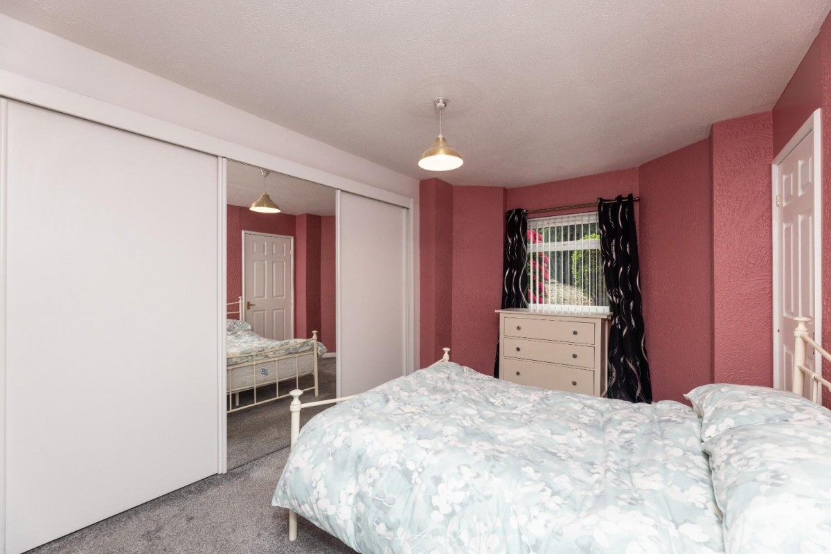 Holywell Grove, Castleford