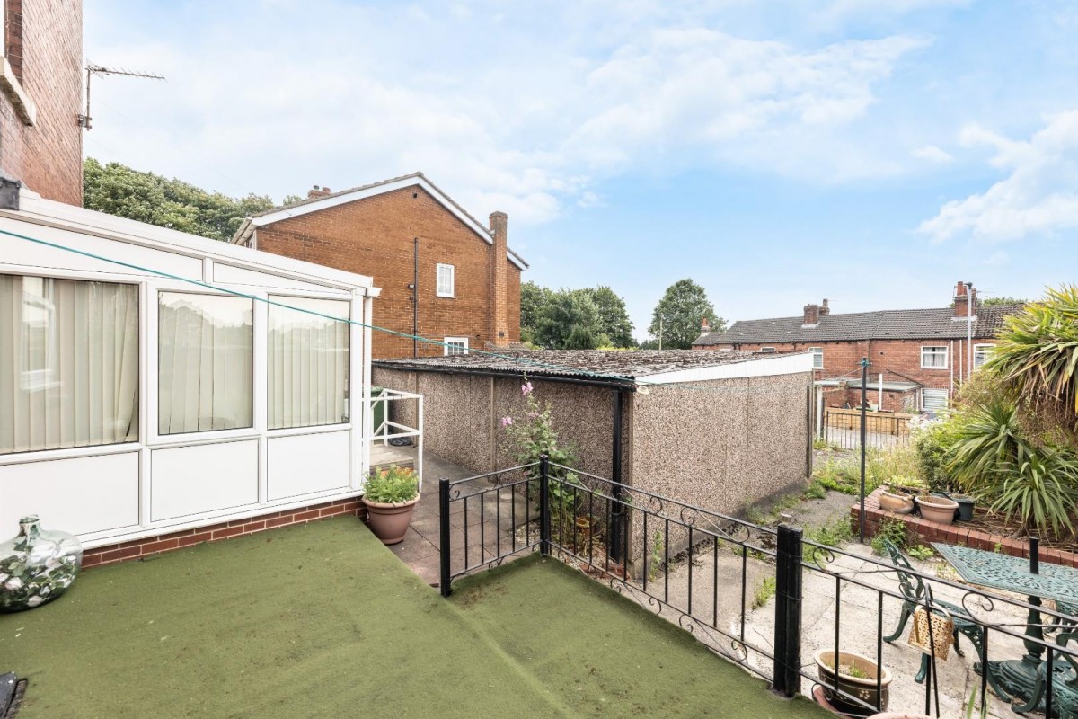 Holywell Grove, Castleford