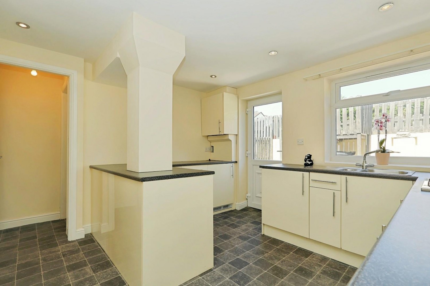2 bedroom House for sale in Valley Road, Pudsey