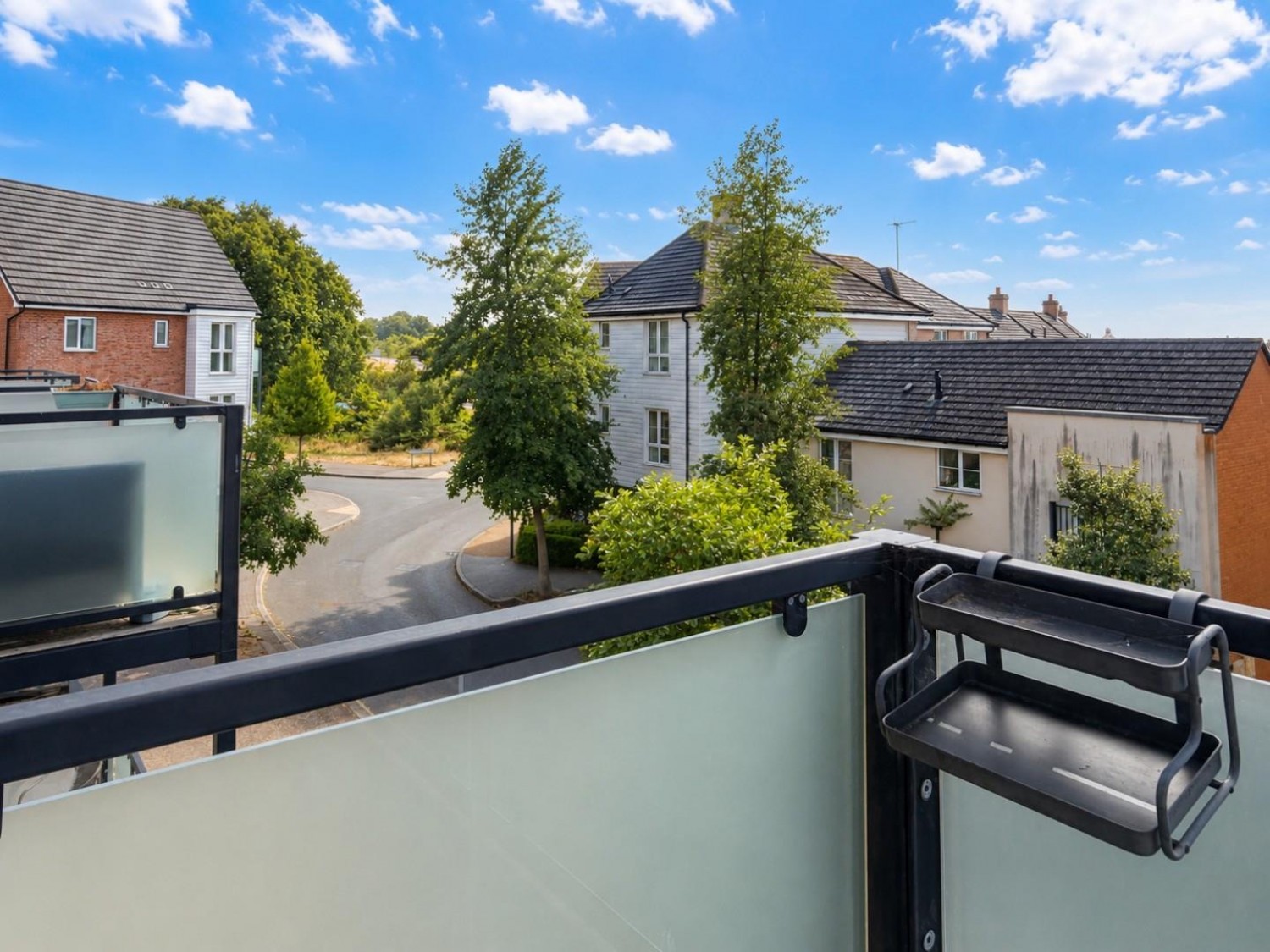 2 bedroom Flat for sale in Laurens Van Der Post Way, Ashford