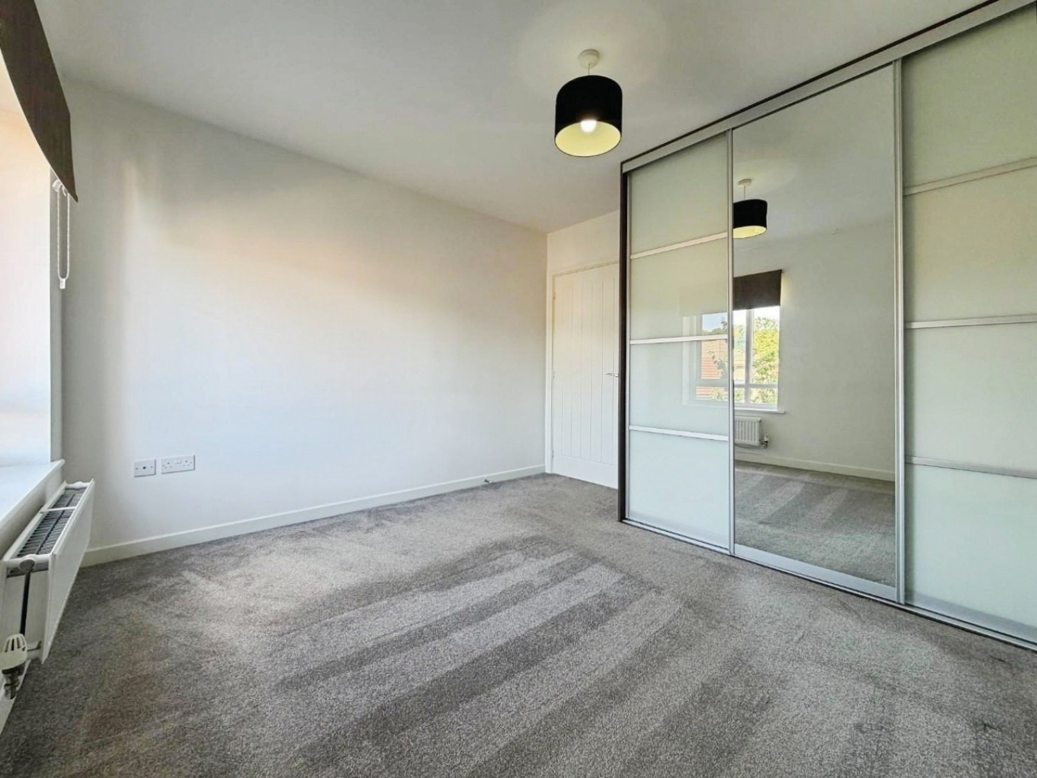 2 bedroom Flat for sale in Laurens Van Der Post Way, Ashford