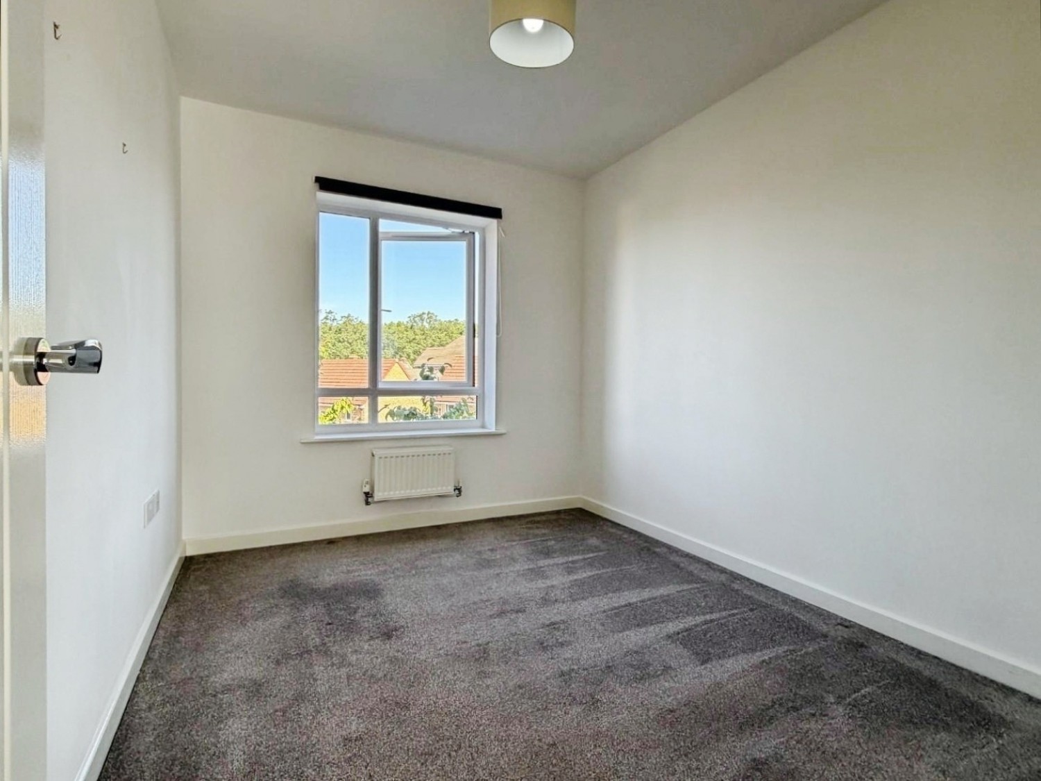 2 bedroom Flat for sale in Laurens Van Der Post Way, Ashford