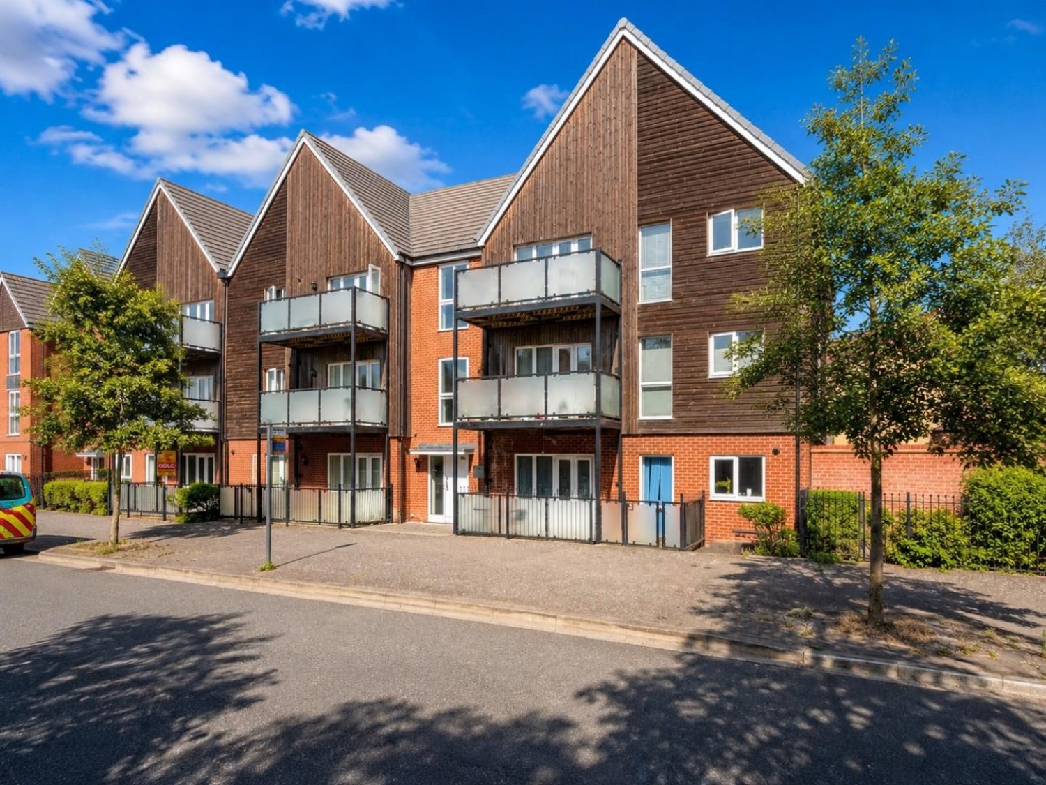 2 bedroom Flat for sale in Laurens Van Der Post Way, Ashford