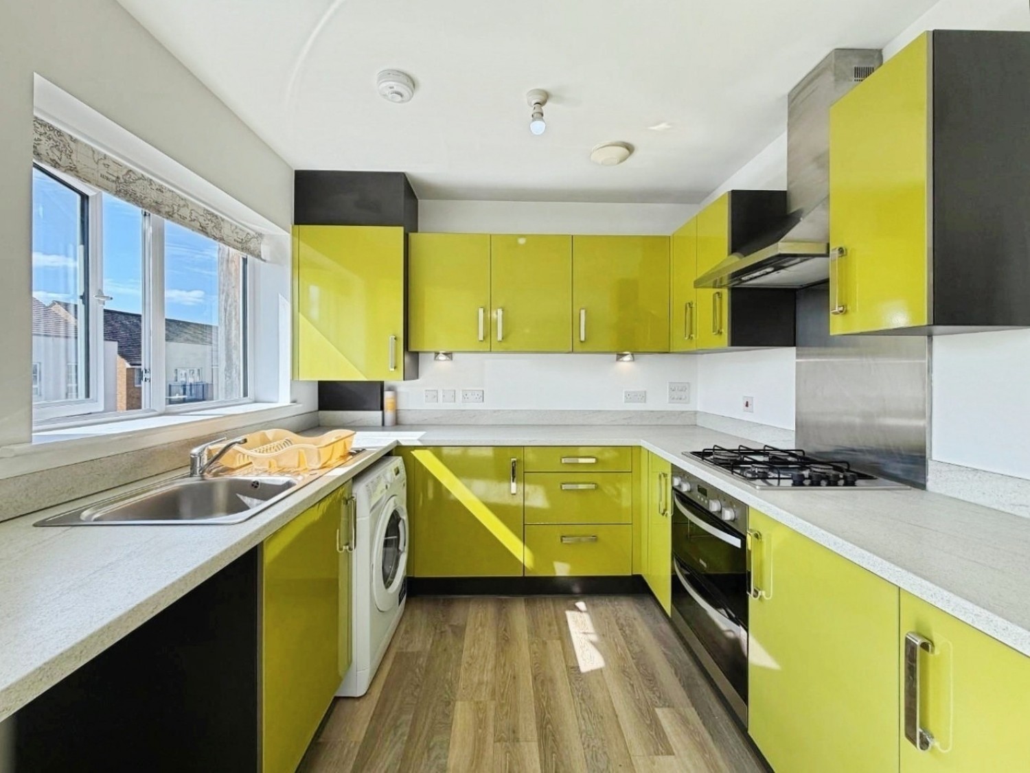 2 bedroom Flat for sale in Laurens Van Der Post Way, Ashford