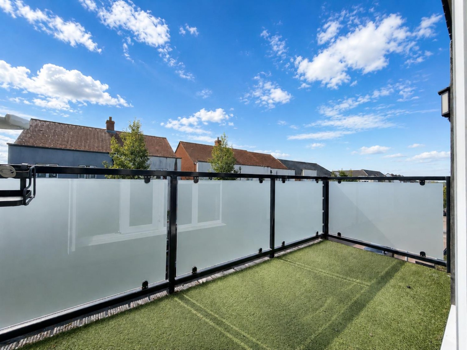 2 bedroom Flat for sale in Laurens Van Der Post Way, Ashford
