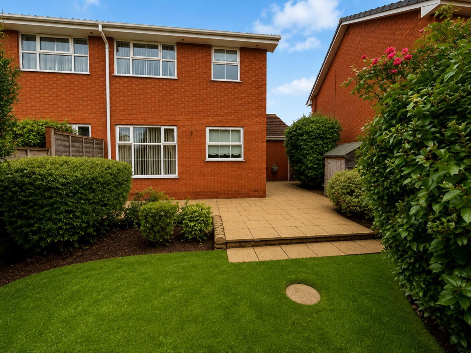 3 bedroom House to let in St. Simons Close, Sutton Coldfield