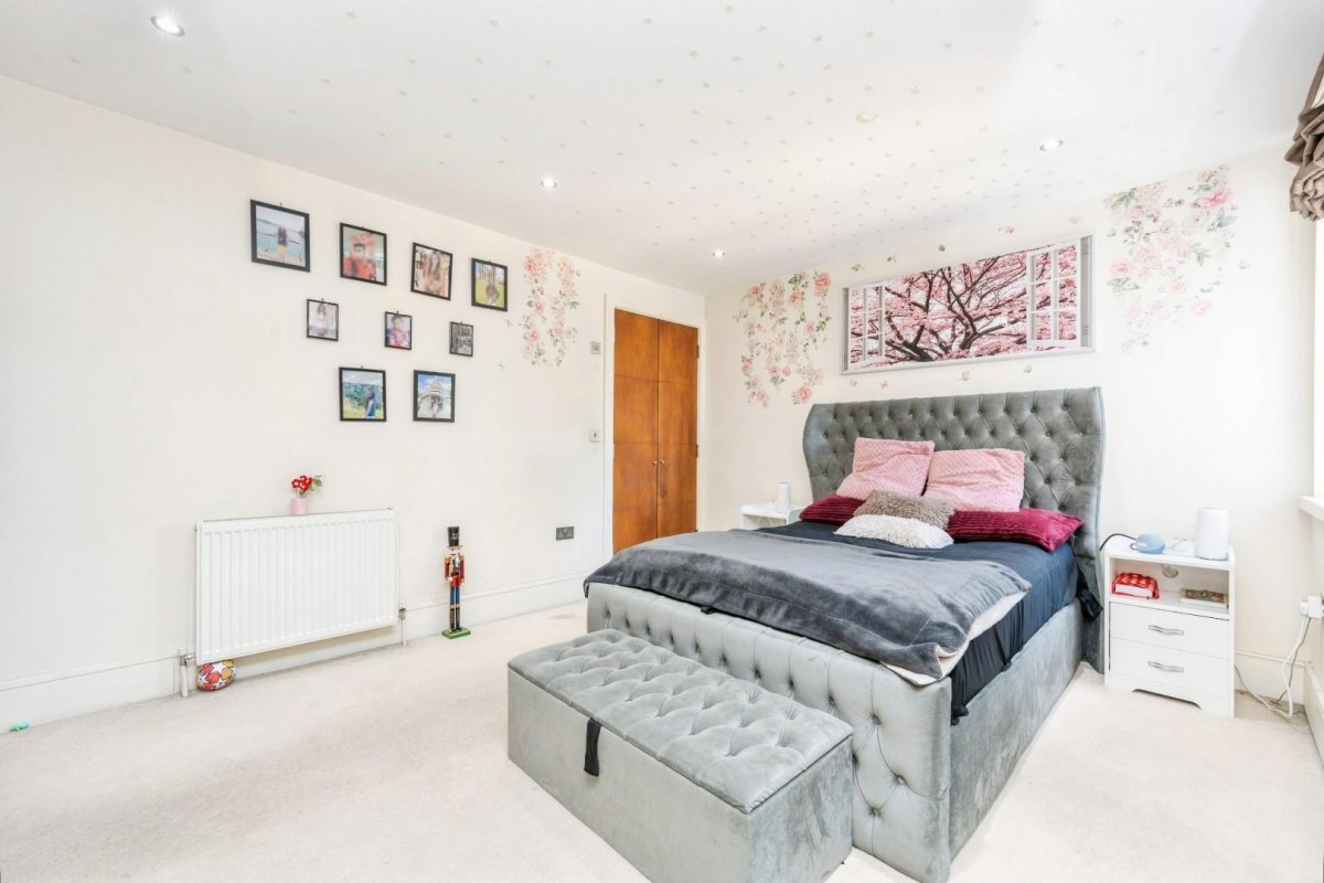 Whitefriars Drive, Harrow