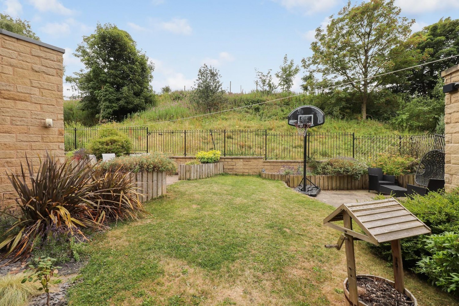 6 bedroom House for sale in Skylark Close, Stannington, Sheffield