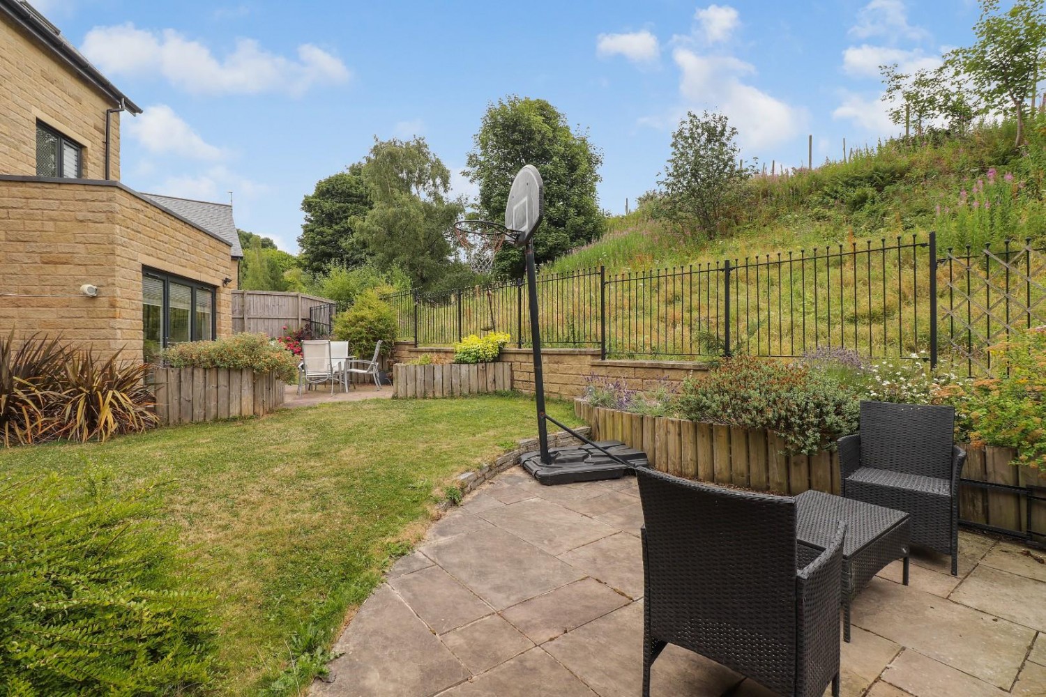 6 bedroom House for sale in Skylark Close, Stannington, Sheffield