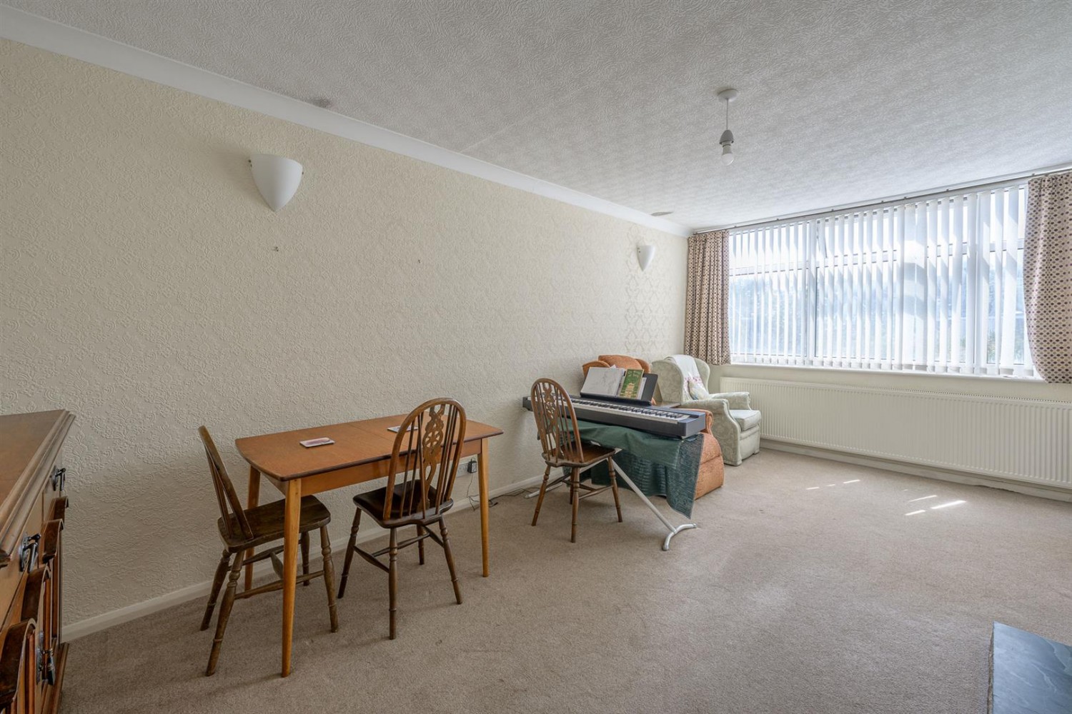 2 bedroom Bungalow for sale in Beachwood Avenue, Wall Heath, DY6 0HL