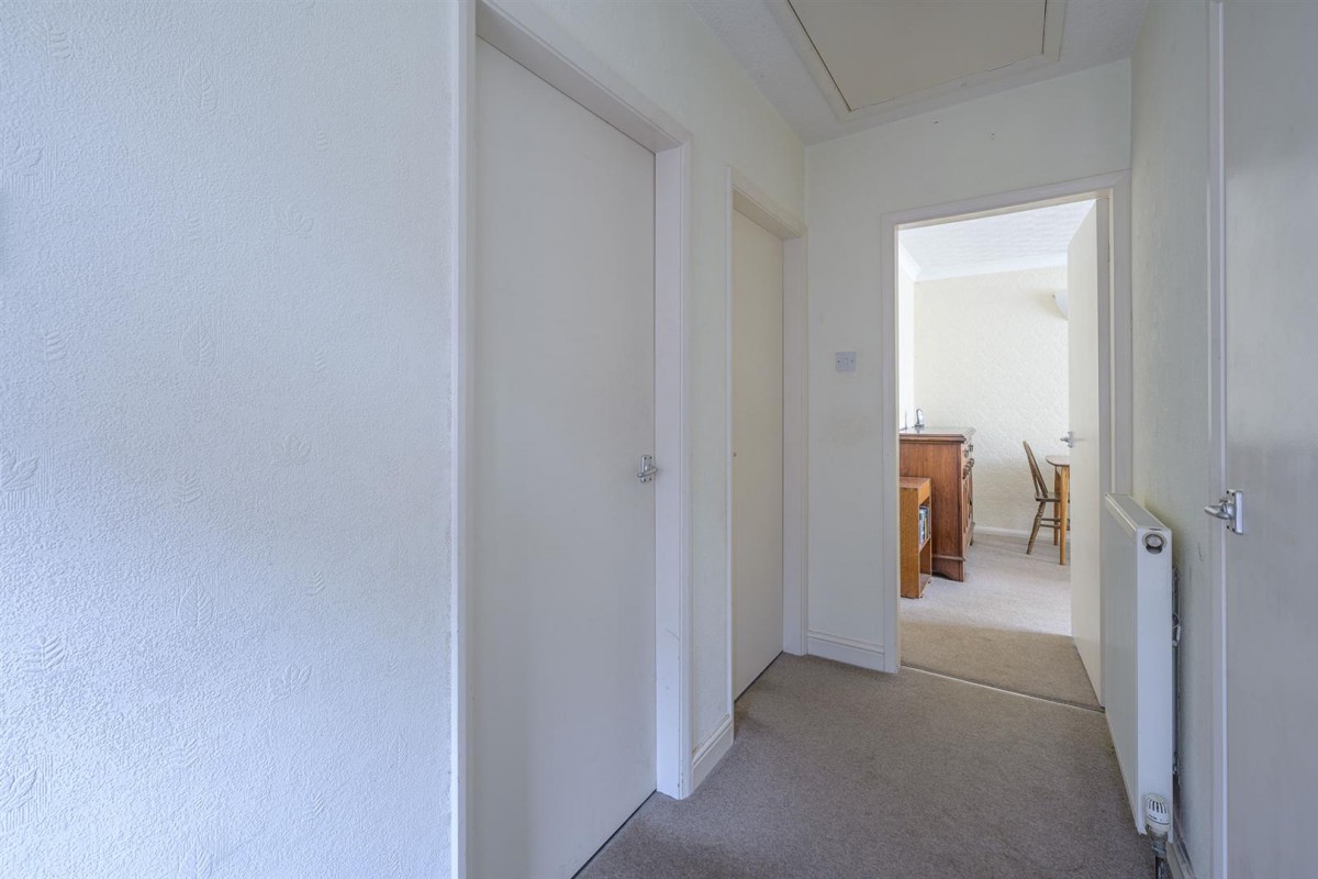 Beachwood Avenue, Wall Heath, DY6 0HL