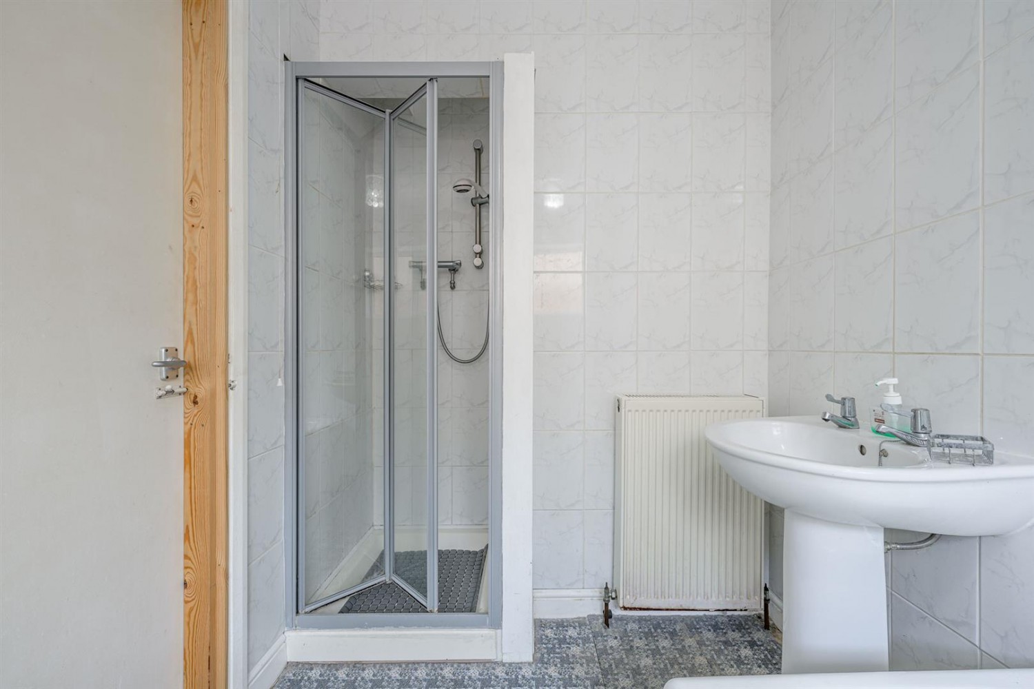 2 bedroom Bungalow for sale in Beachwood Avenue, Wall Heath, DY6 0HL