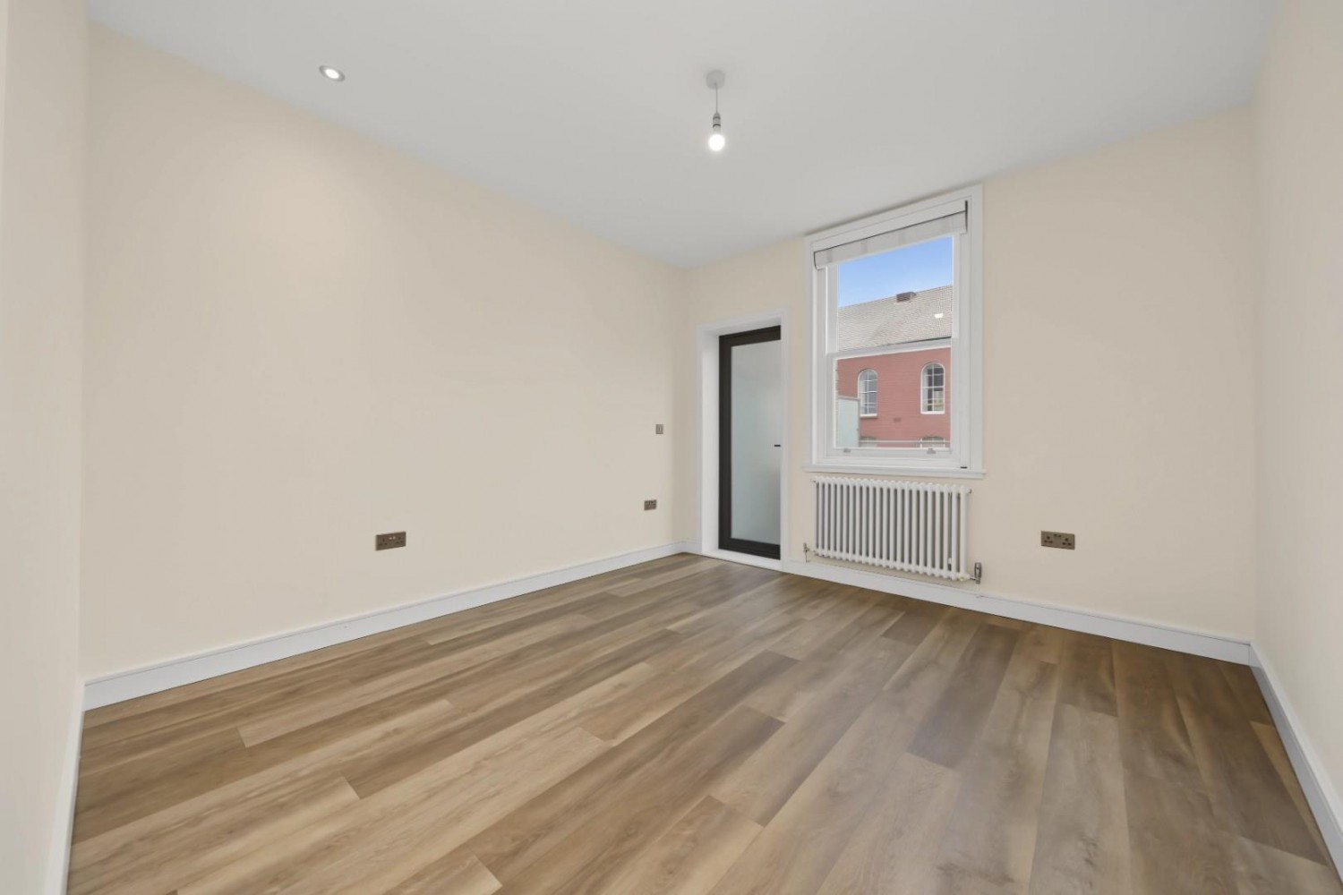 1 bedroom Flat to let in Ashwin Street, London, E8