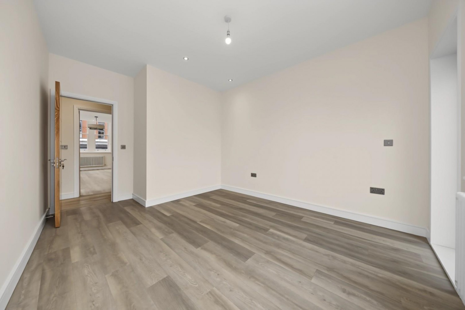 1 bedroom Flat to let in Ashwin Street, London, E8