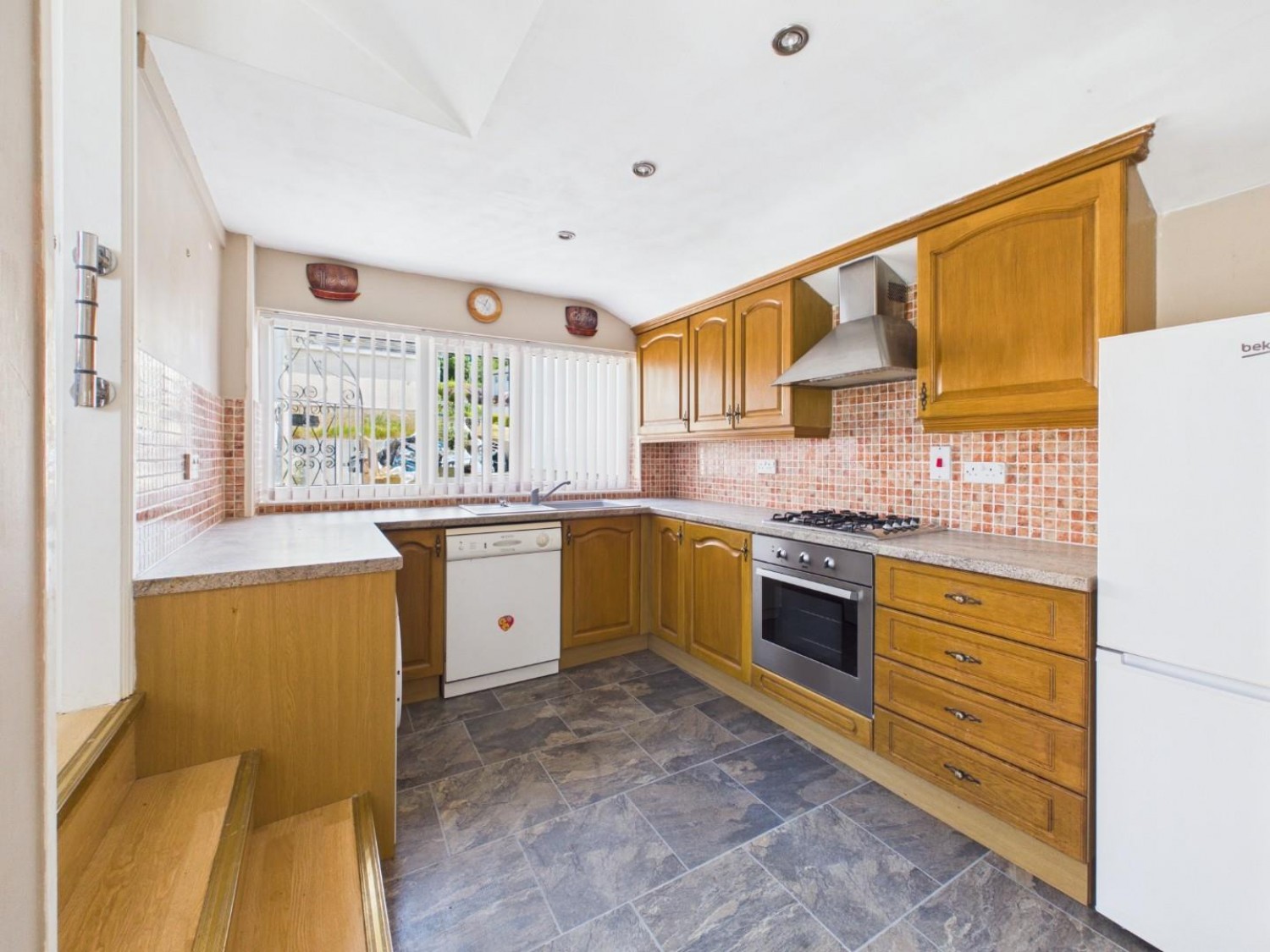 2 bedroom Bungalow for sale in Heaton Avenue, Sandbeds, Keighley