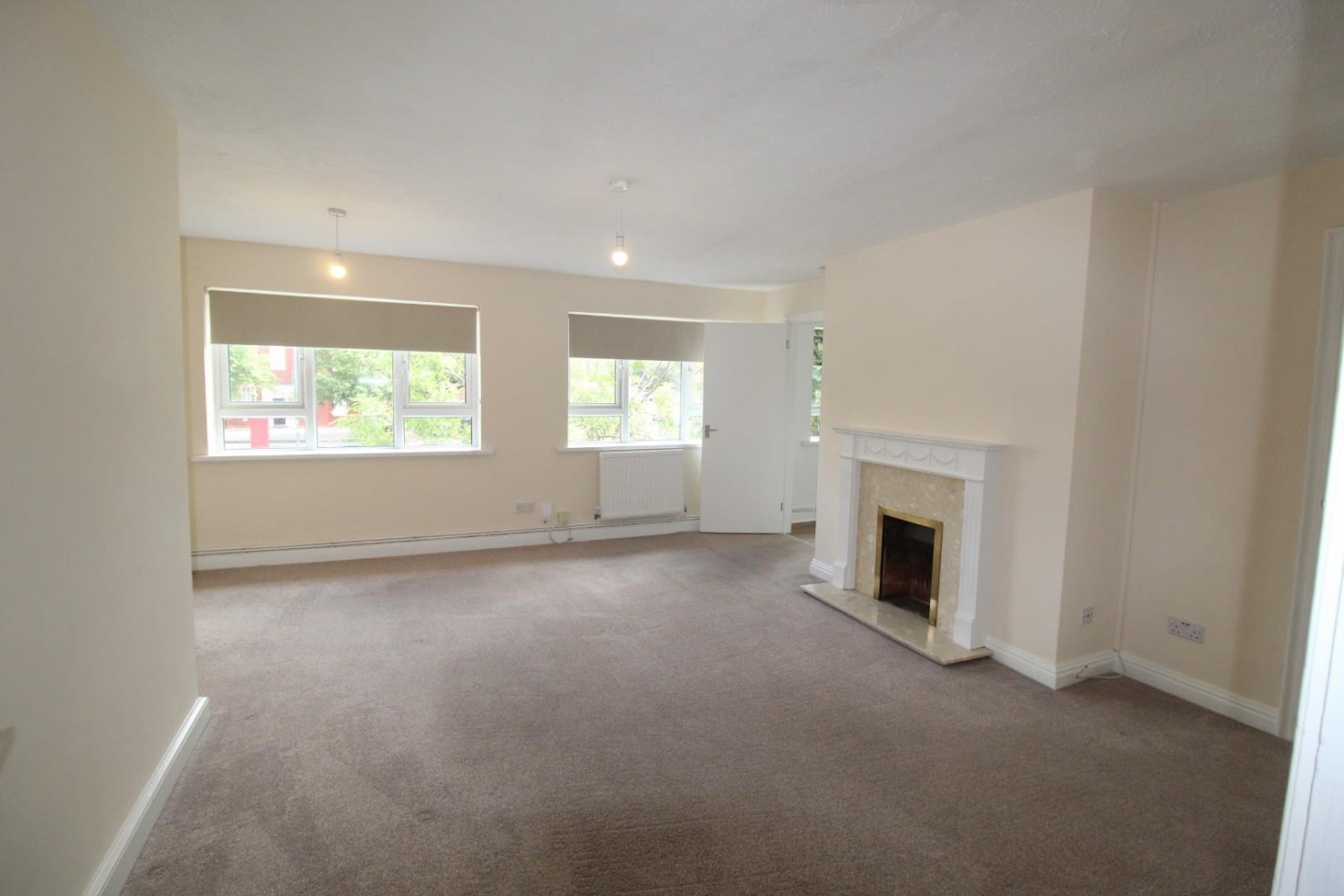 1 bedroom Flat to let in High Street, Baldock, Hertfordshire, SG7 6AS