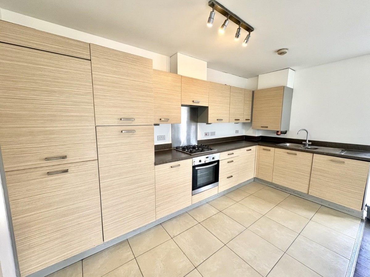Albacore Way, Hayes