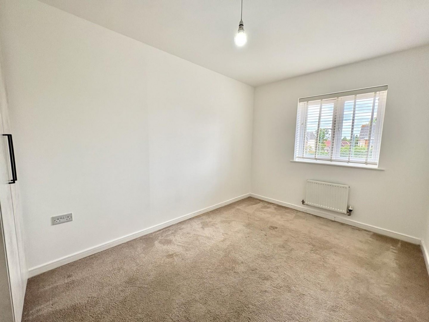 2 bedroom Flat to let in Albacore Way, Hayes