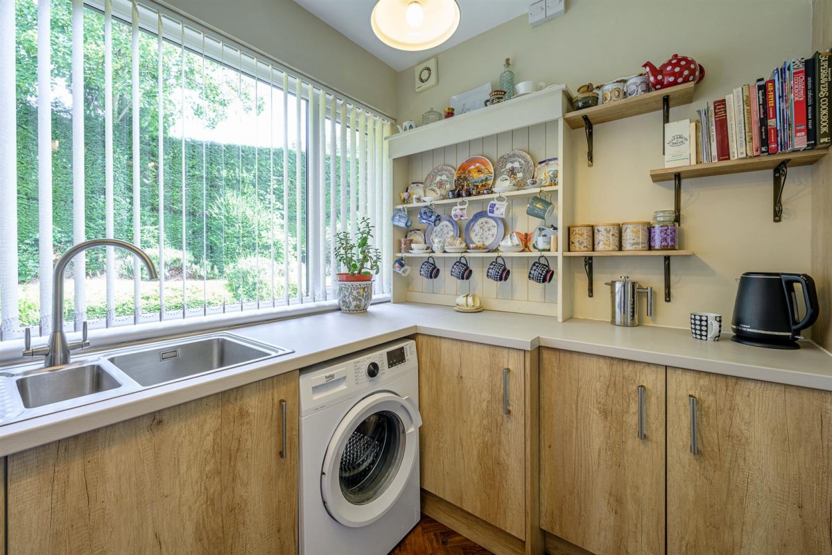 Millpool Close, Hagley, DY9 0JN