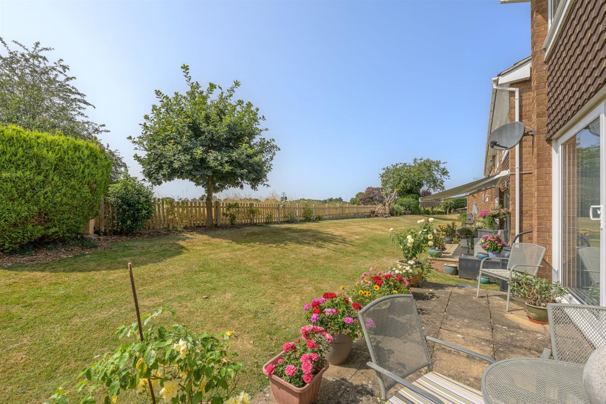 Millpool Close, Hagley, DY9 0JN