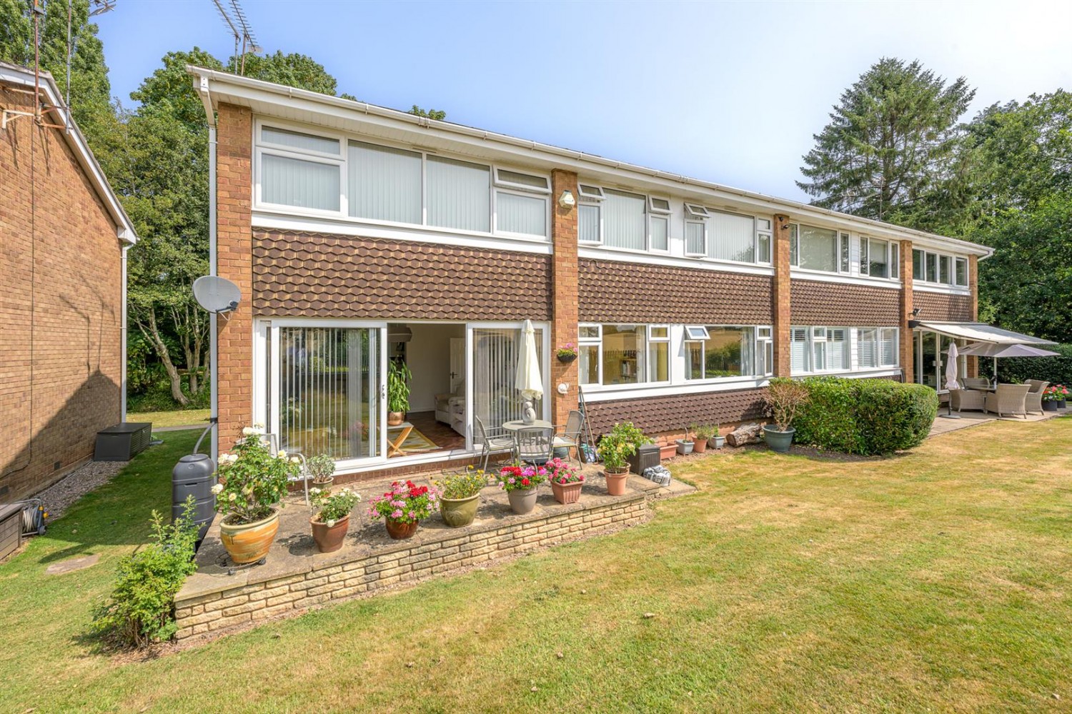 2 bedroom Flat for sale in Millpool Close, Hagley, DY9 0JN