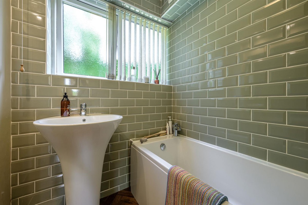 Millpool Close, Hagley, DY9 0JN