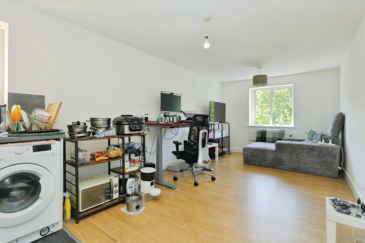 613 Stanningley Road, West Yorkshire, Leeds