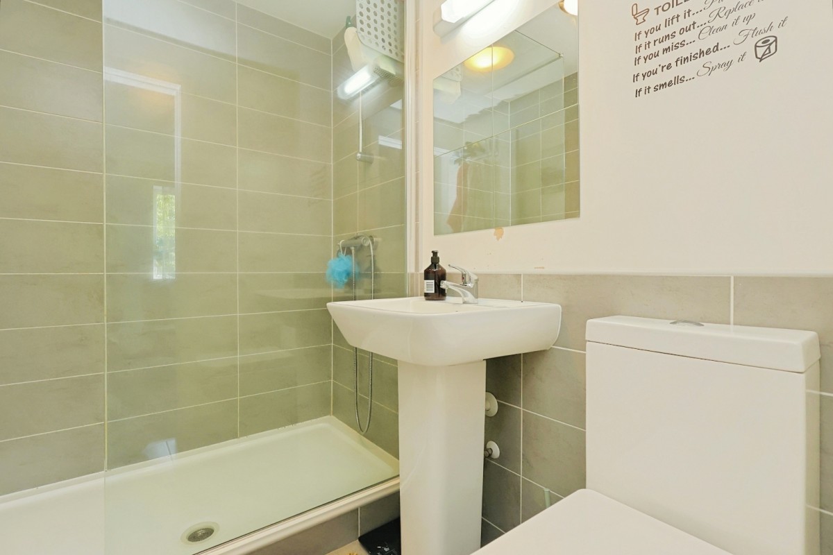 613 Stanningley Road, West Yorkshire, Leeds