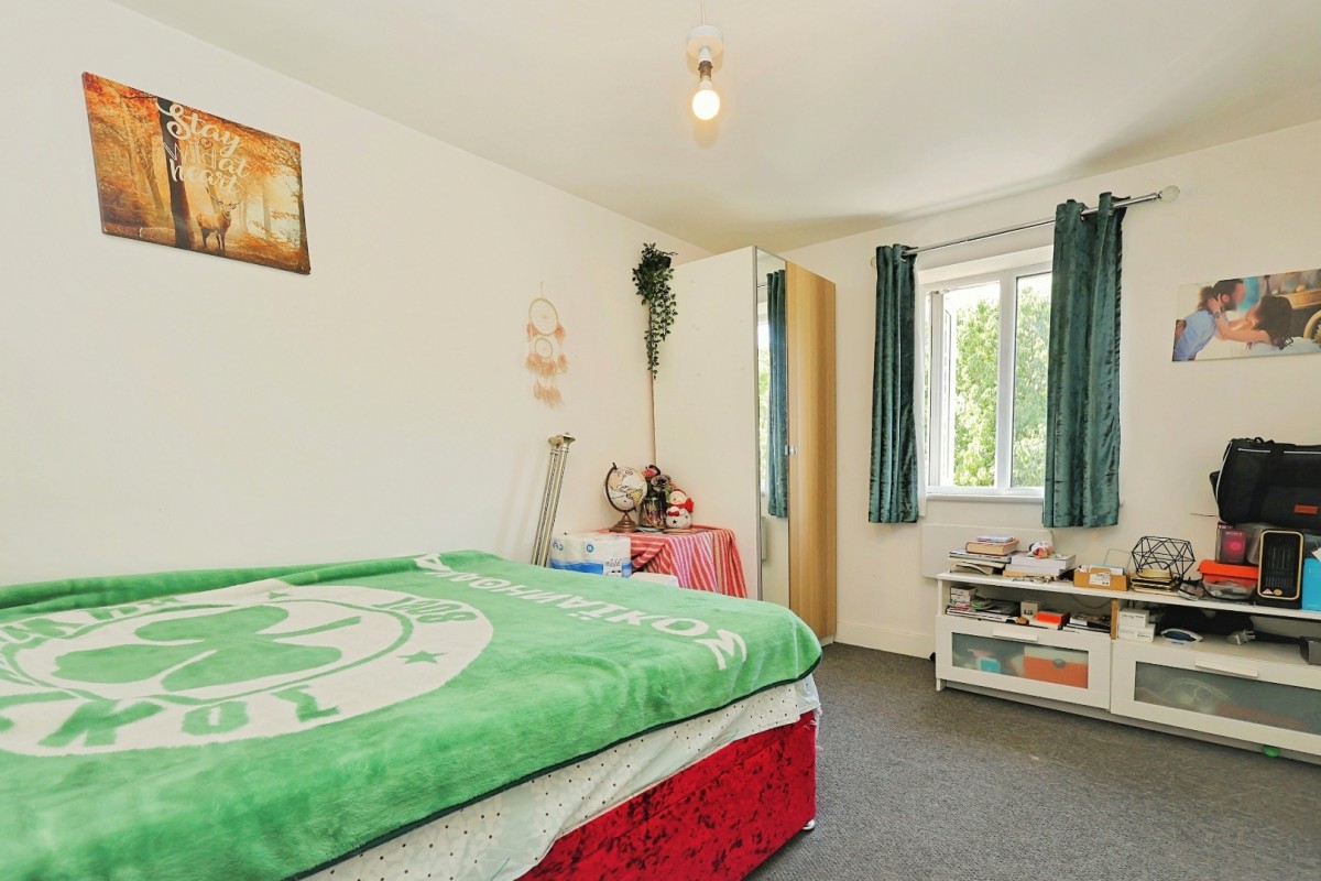 613 Stanningley Road, West Yorkshire, Leeds