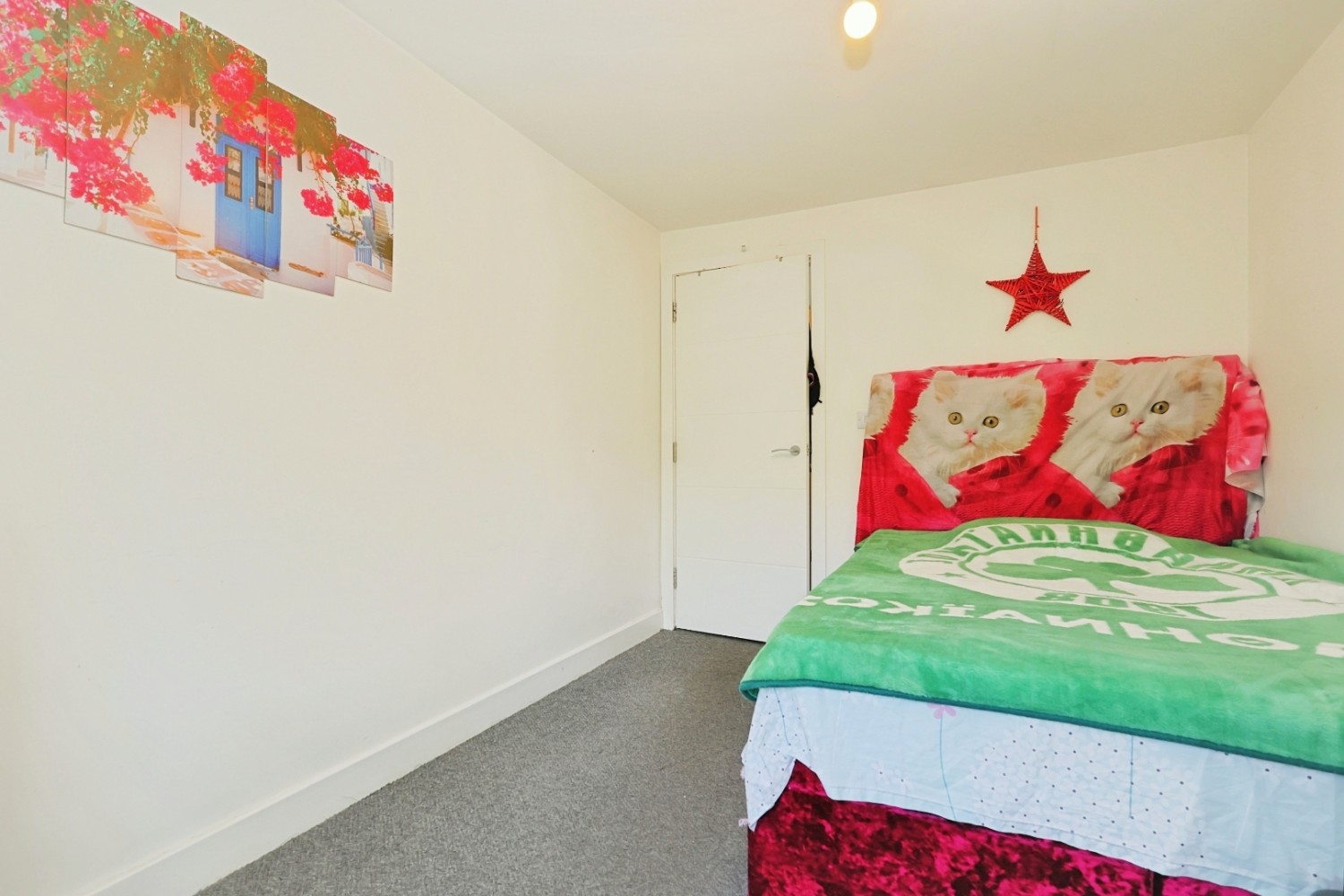2 bedroom Flat for sale in 613 Stanningley Road, West Yorkshire, Leeds