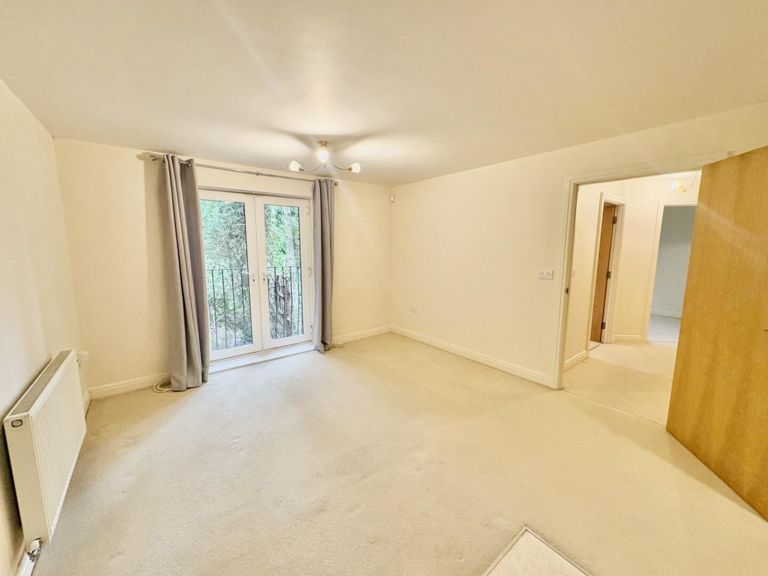 2 bedroom Flat to let in Quarry Hill, Wilnecote, Tamworth, Staffordshire