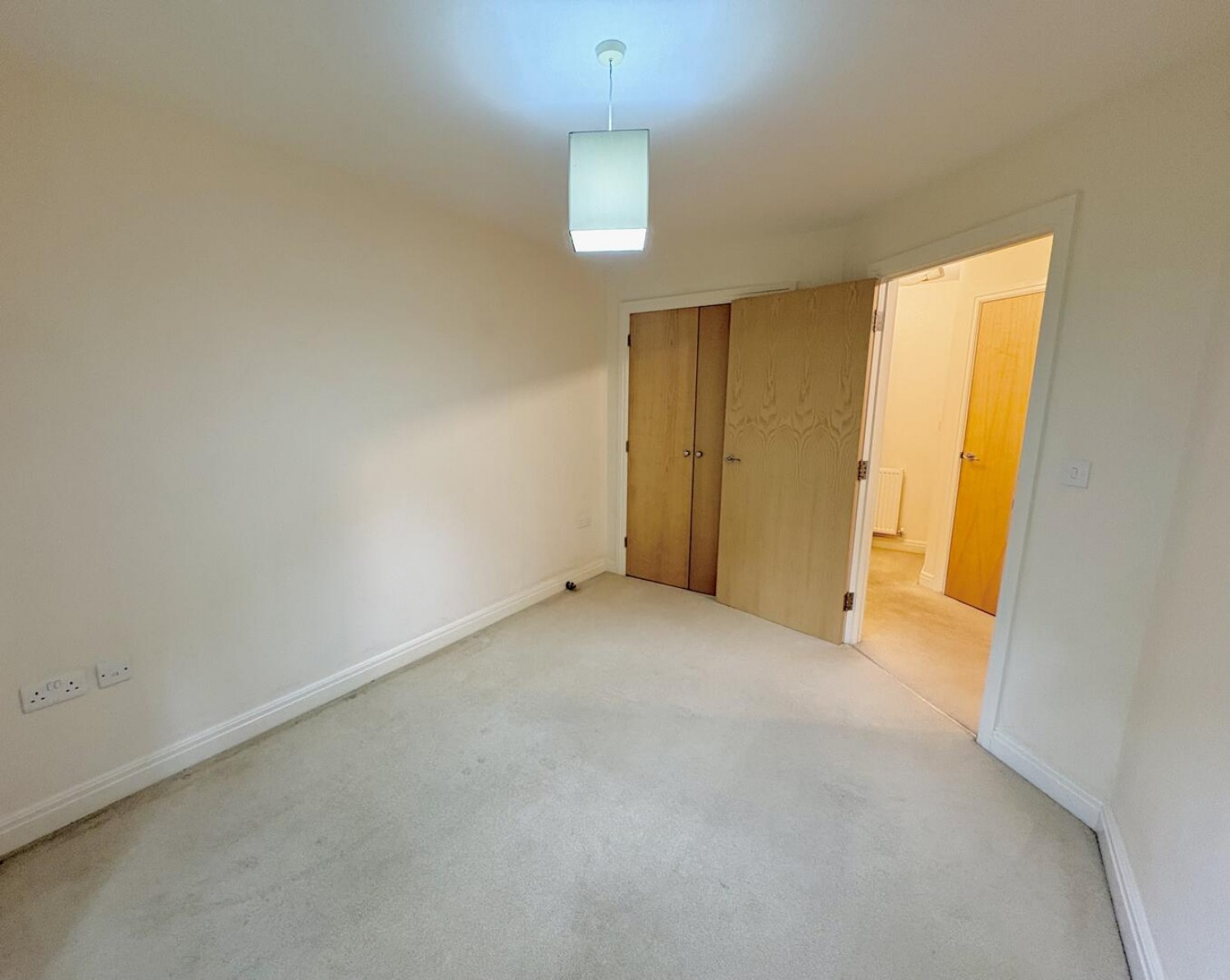 2 bedroom Flat to let in Quarry Hill, Wilnecote, Tamworth, Staffordshire