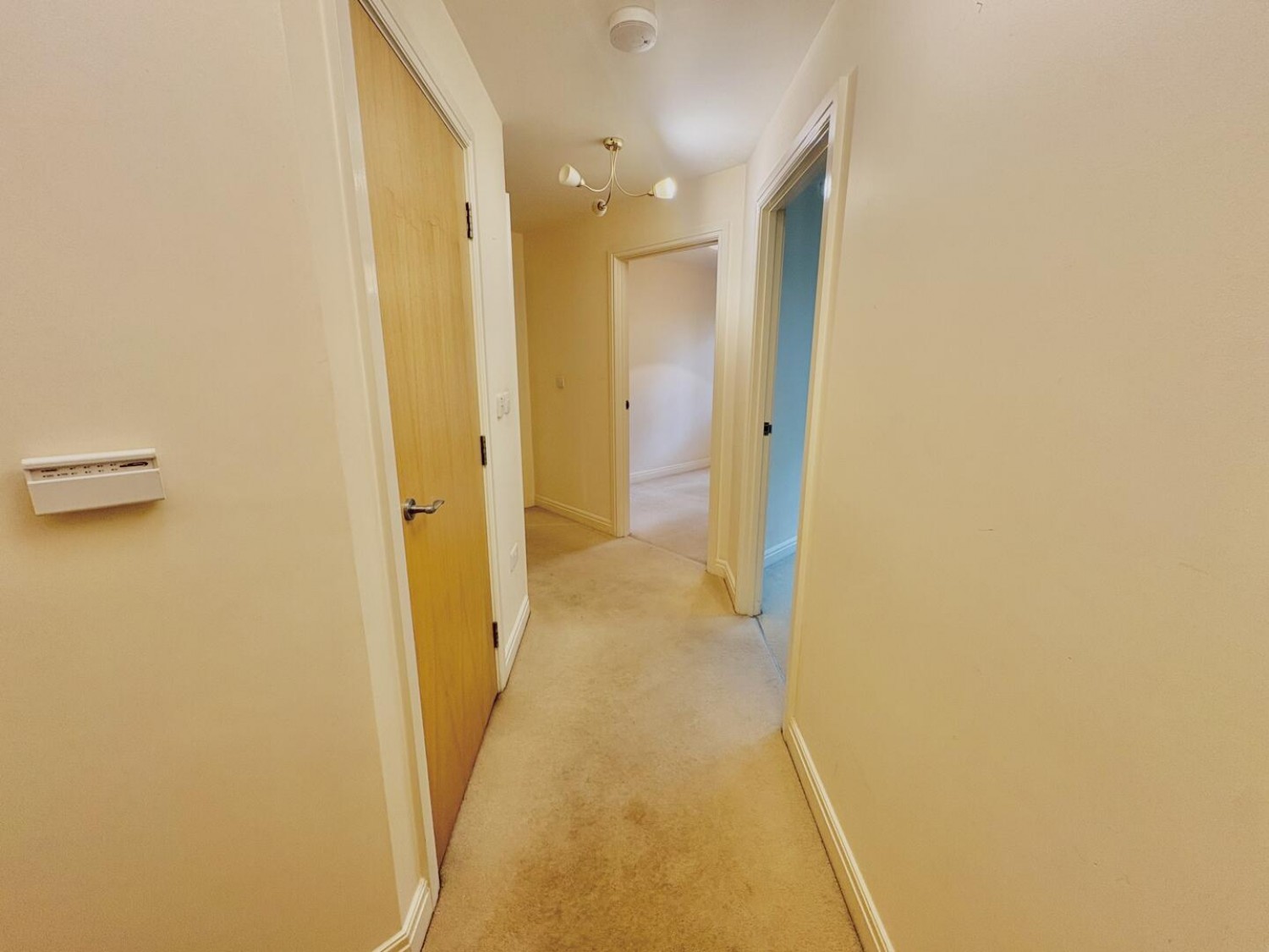 2 bedroom Flat to let in Quarry Hill, Wilnecote, Tamworth, Staffordshire