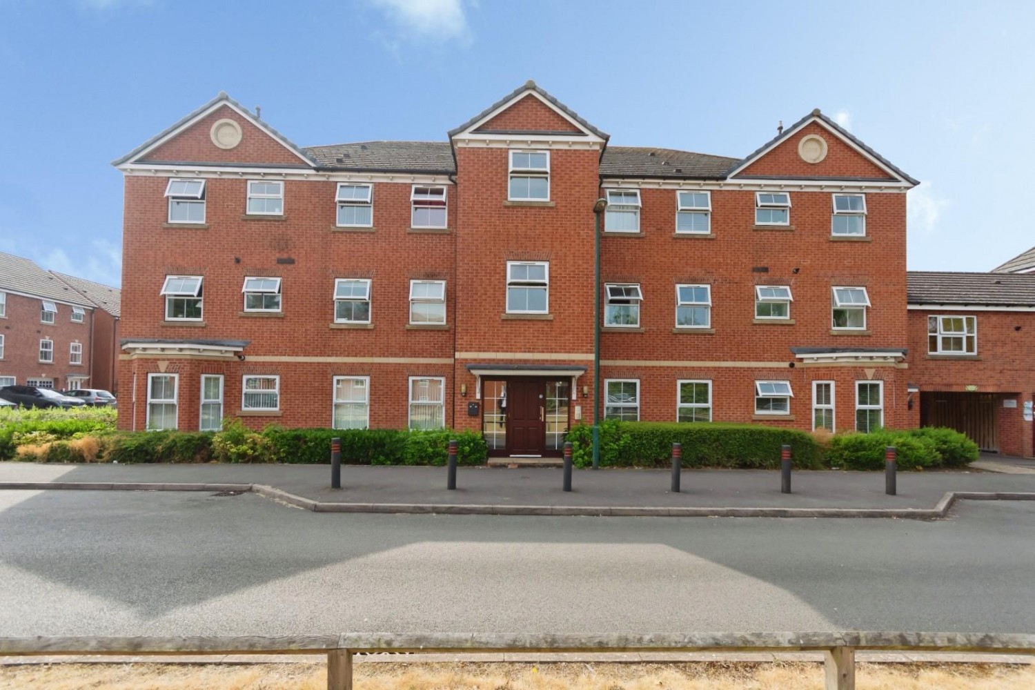 2 bedroom Flat for sale in Snitterfield Drive, Shirley, Solihull