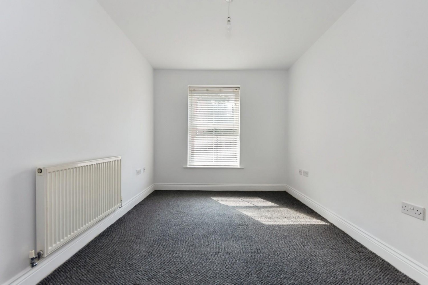 2 bedroom Flat for sale in Snitterfield Drive, Shirley, Solihull