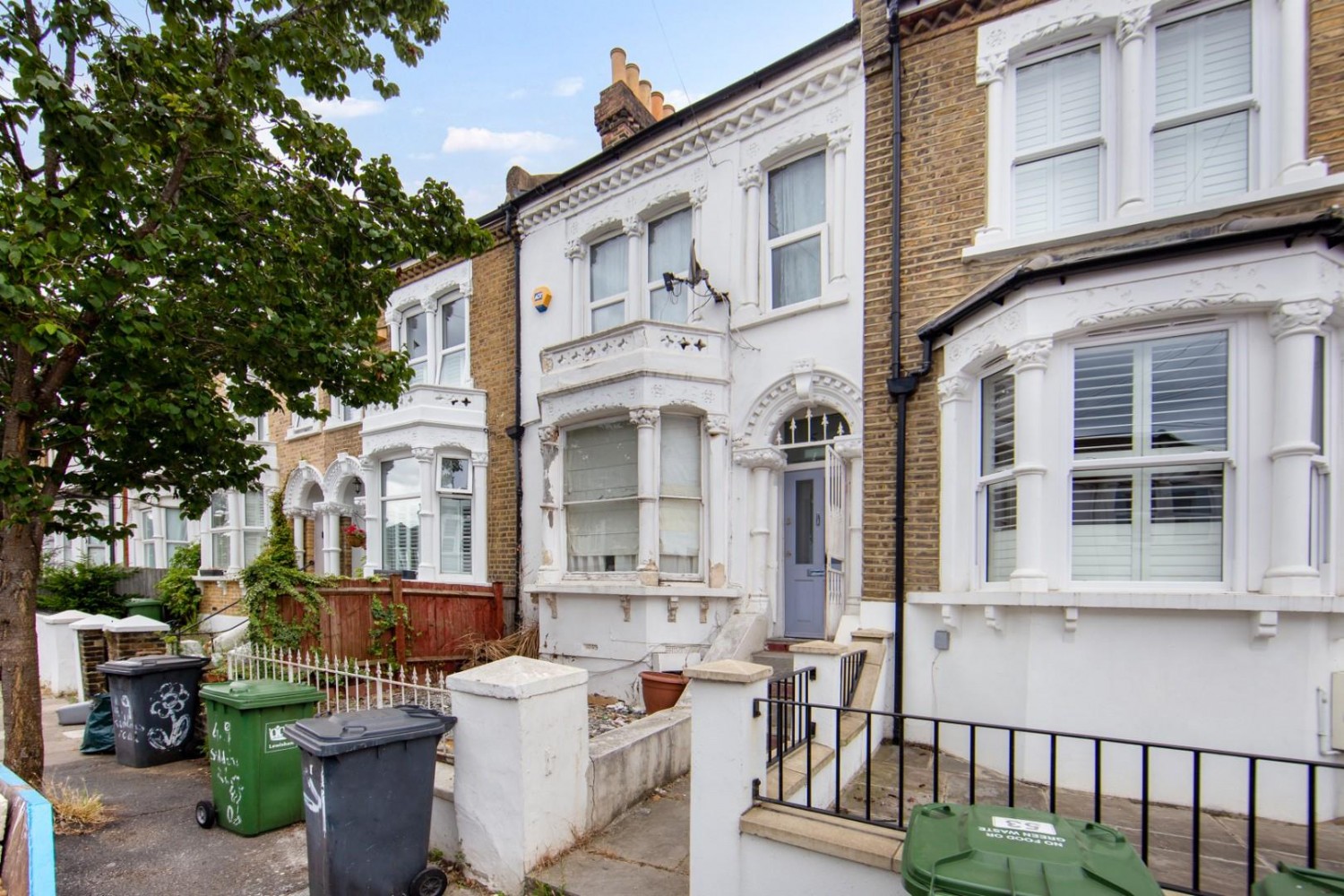 3 bedroom House for sale in Siddons Road, London
