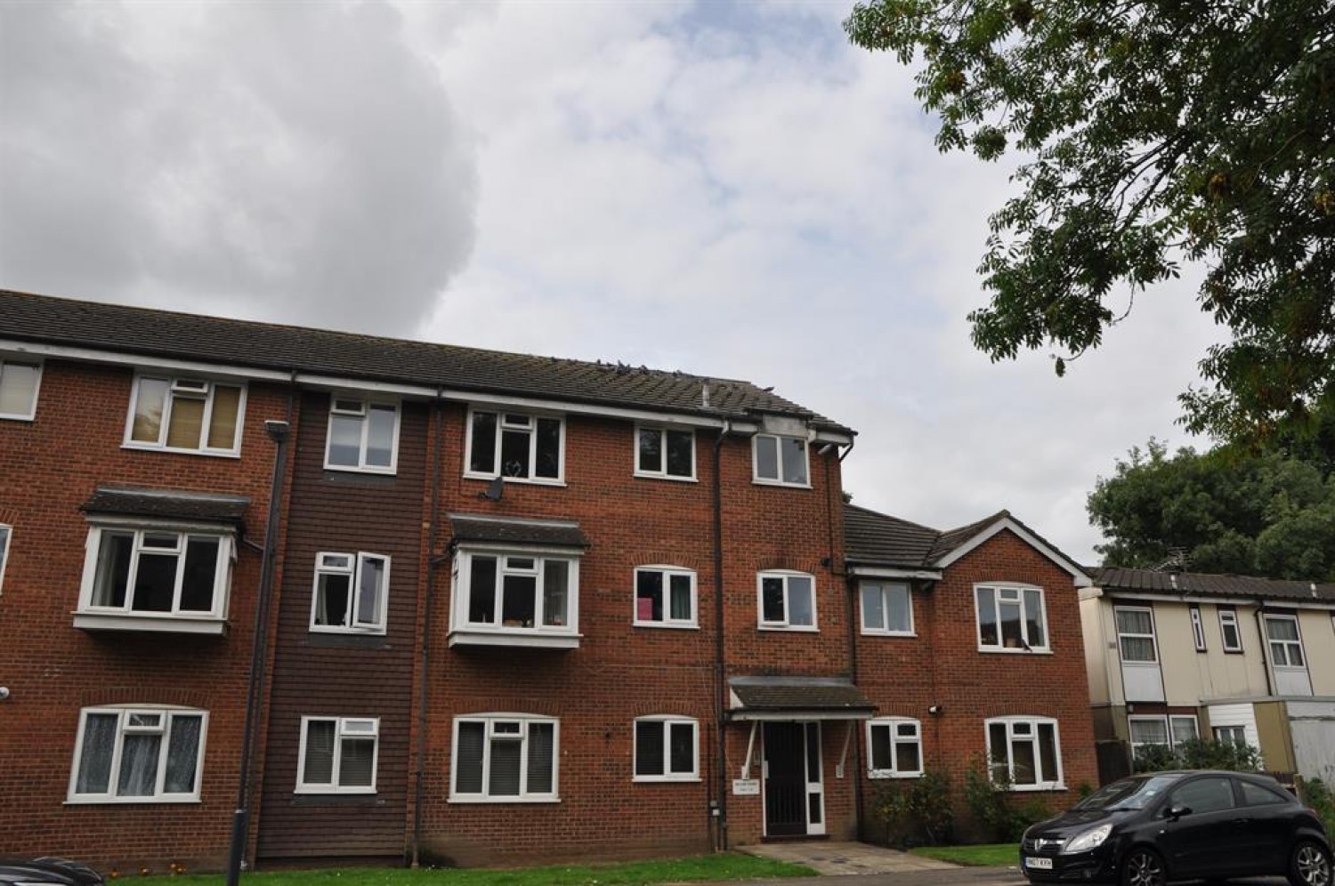 2 bedroom Flat to let in Willow Court, Fulbeck Way, North Harrow, Middlesex