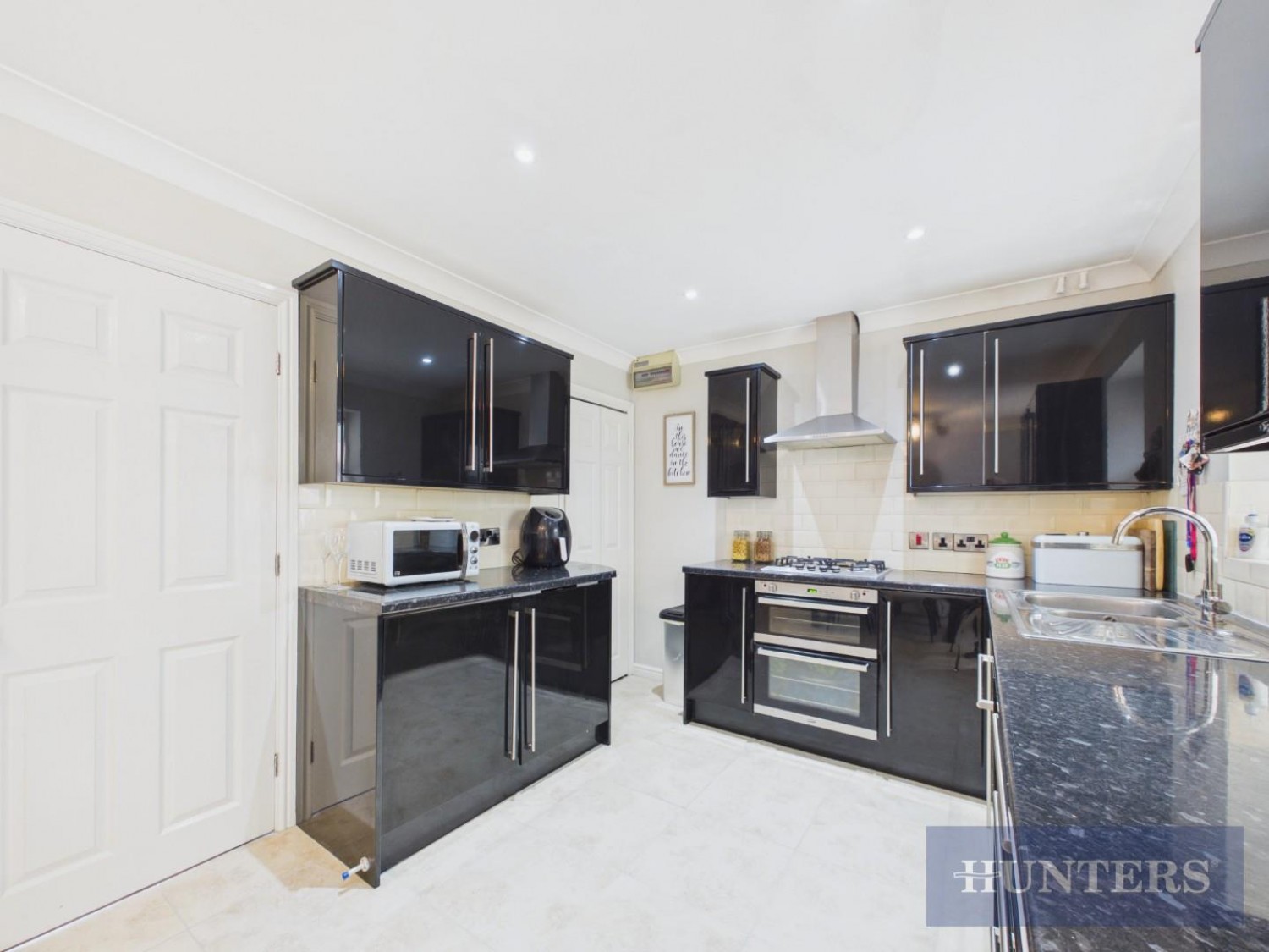 3 bedroom House for sale in Constantine Crescent, Scarborough