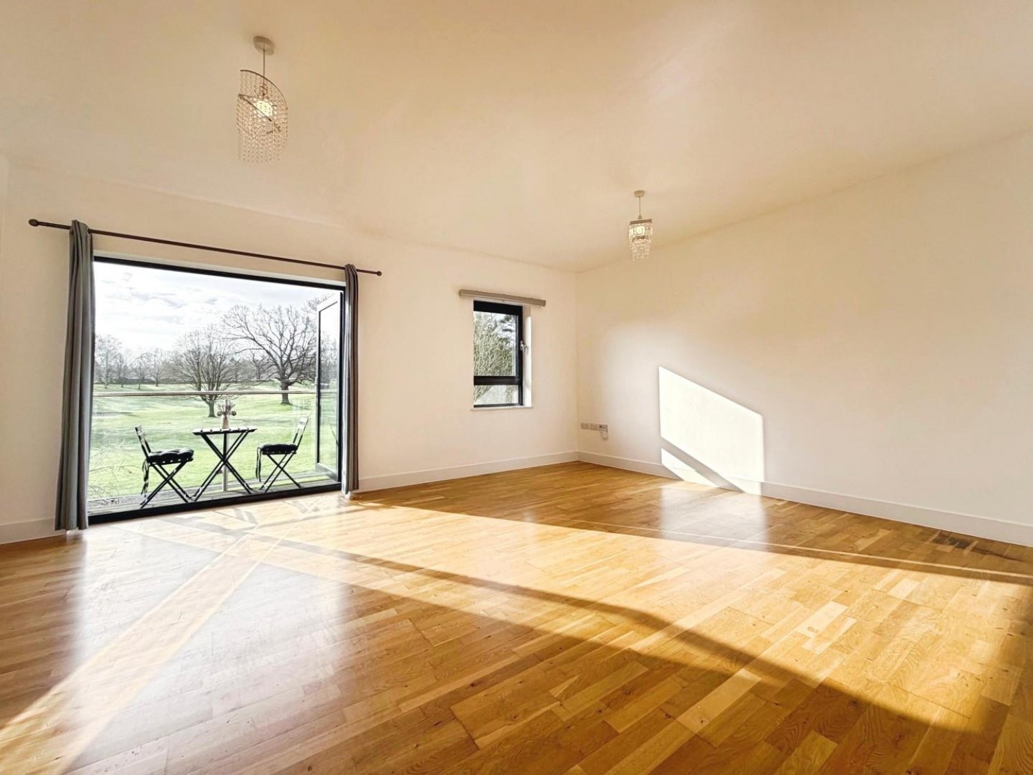 2 bedroom Flat to let in Fairway Apartments, Fairway, Bristol