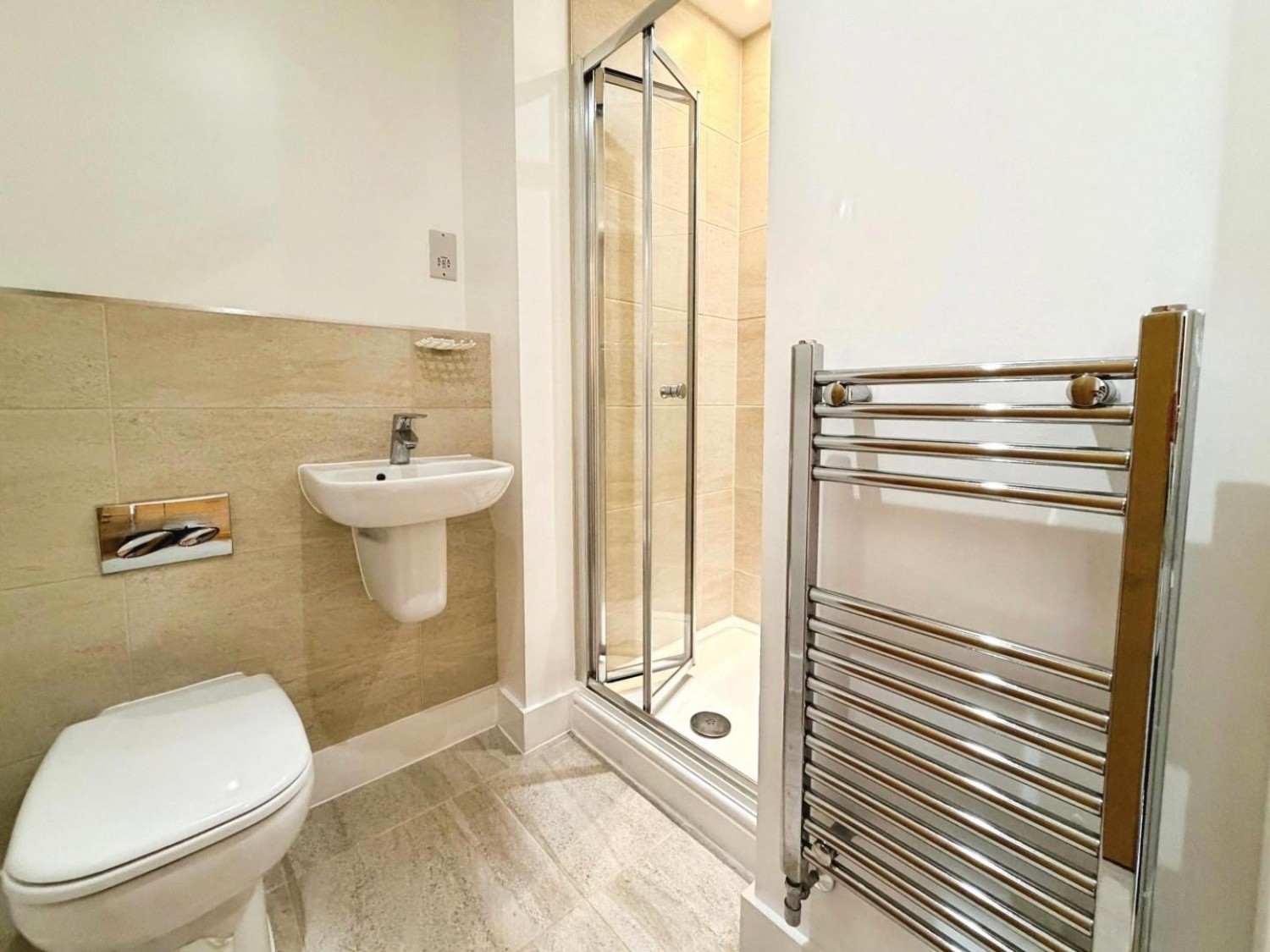2 bedroom Flat to let in Fairway Apartments, Fairway, Bristol