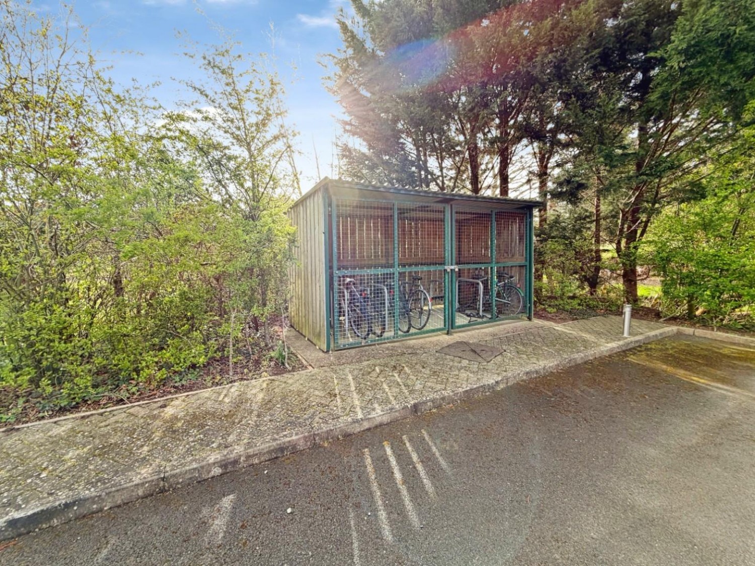 2 bedroom Flat to let in Fairway Apartments, Fairway, Bristol