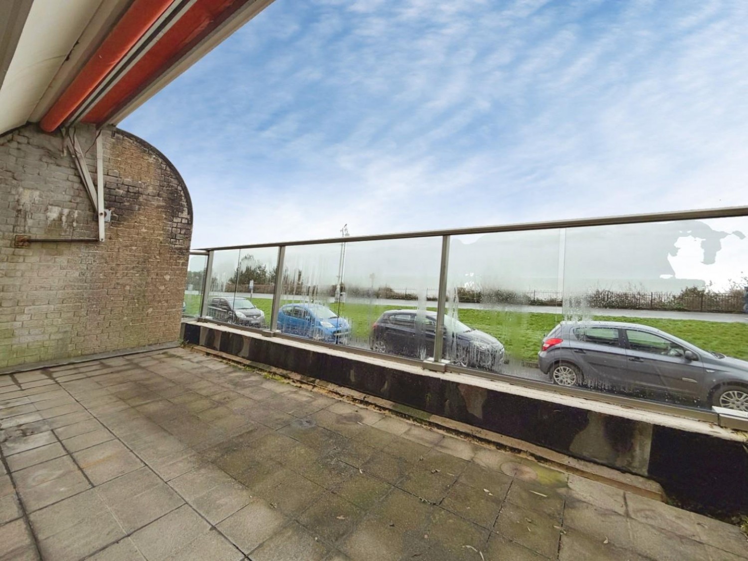 2 bedroom Flat to let in Whitecliffs, The Leas, Folkestone