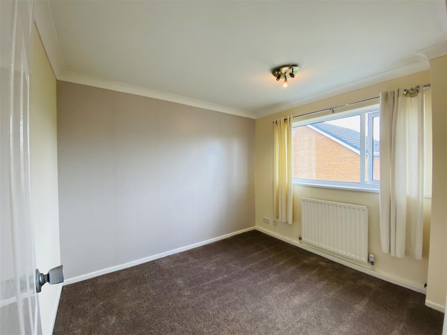 2 bedroom Flat to let in Roxby Avenue, Guisborough