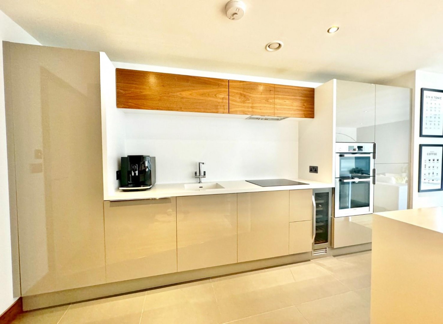 2 bedroom Flat to let in Wick Lane, Bow