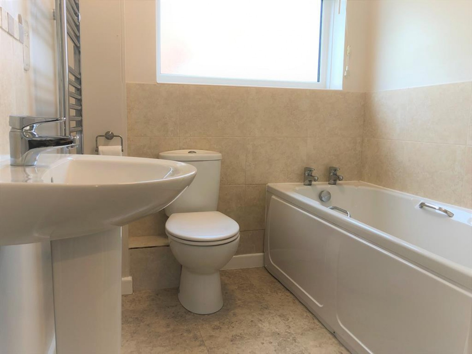3 bedroom House to let in The Avenue, Wighill Park, Tadcaster