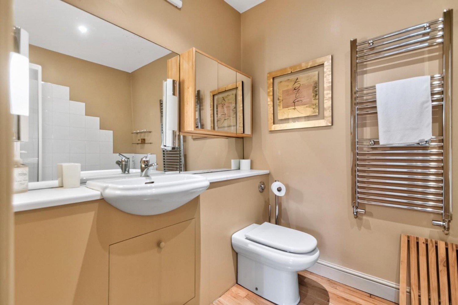 3 bedroom Flat to let in 89 Valley Drive, Harrogate
